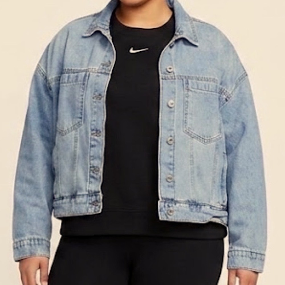 Jessica Simpson Blue Denim Jacket XL Oversized Light Wash Cotton Trucker Pleated